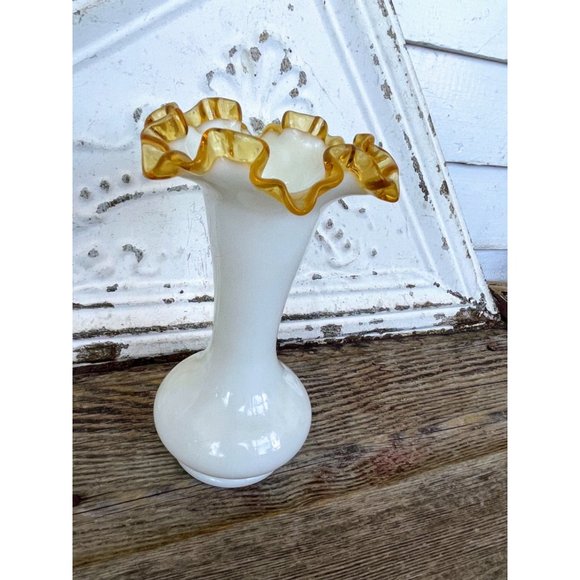 Vintage Fenton Gold Crest Milk Glass Crimped Ruffle Vase - Picture 8 of 12